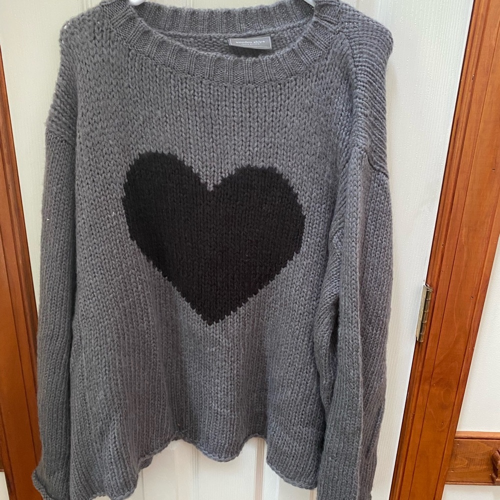 Wooden Ships EUC SZ XL Heart sweater